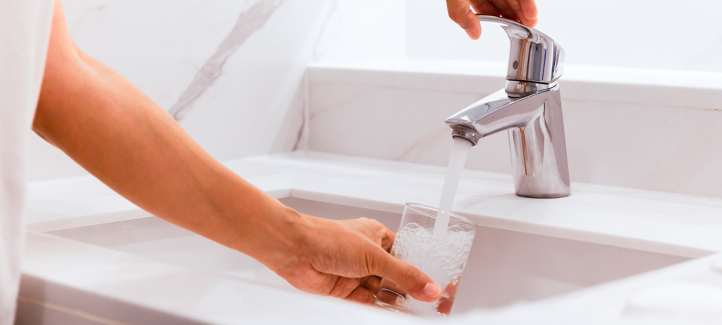 Boire l'eau du robinet