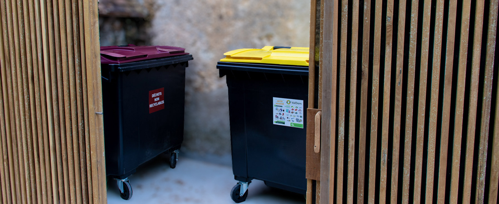 Regroupement collectif de poubelles ValDem